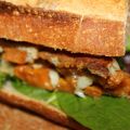Bocadillo de tortilla de calabaza y bacalao