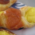 PAÑUELOS DE HOJALDRE CON CREMA PASTELERA Y[...]