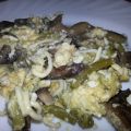 Revuelto de setas, ajetes y gulas
