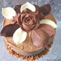 Tarta crujiente de chocolate (layer cake)