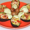 Aguacates rellenos de salmon y gambas
