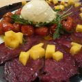 CARPACCIO DE CIERVO CON VINAGRETA DE MANGO,[...]