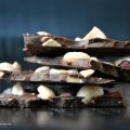 Turrón de chocolate y almendras