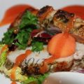 Lomo a la miel con salsa de frutas.