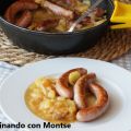 Salchichas al vino con patatas panaderas