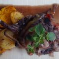 Chuletas de cordero al vino tinto con papas y[...]