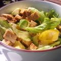 Ensalada de tofu y aguacate