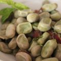 habas con jamón serrano  y menta