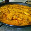 Paella de chipirones y ajos tiernos