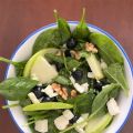 ENSALADA DE MANZANA, ESPINACAS , Y ARANDANOS