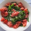ENSALADA DE ESPINACAS CON GRANA PADANO Y TOMATE