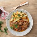 RABO CON SALSA Y PATATAS FRITAS