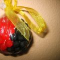 Bola navideña de gominolas