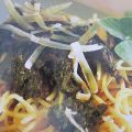 ESPAGUETIS CON SALSA DE ANCHOAS Y PESTO