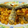Salteado de garbanzos con sardinas y champiñones