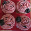 Cupcakes de fresa con carbón dulce (para la[...]