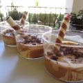 Vasitos de crema de queso y chocolate