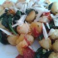 Gnocchi de patata con piquillos, espinacas y[...]