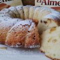 BUNDT CAKE CON TURRÓN DE YEMA TOSTADA Y PIÑONES