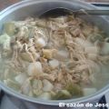 Pechuga de pollo en salsa verde con papas,[...]