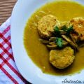 Albóndigas de pollo en salsa verde con nopales