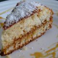 Bizcocho de coco y dulce de leche.