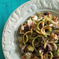 Noodles de zucchini con salsa de queso azul