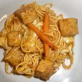 Noodles con Salsa de Curry Rojo