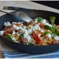 Espaguetis con Salchichas Frescas al Vino