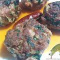 ALBÓNDIGAS DE CARNE Y ESPINACAS CON SALSA DE[...]