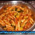 Macarrones con salsa de tomate y calabacín