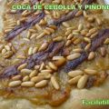 COCA DE CEBOLLA Y PIÑONES