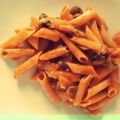 Macarrones con aceitunas, champiñones, cebolla[...]