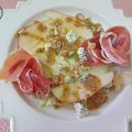 ENSALADA TRES MANZANAS CON QUESO AZUL Y JAMÓN/[...]