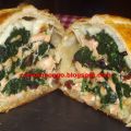Hojaldre relleno de salmón y espinacas.