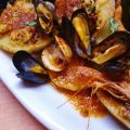 Zarzuela de mariscos con mojo