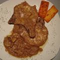 CHULETAS CON SALSA DE ALMENDRAS Y CHAMPIÑONES