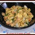 Revuelto de salmón, calamares y pimientos
