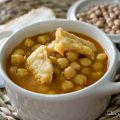 POTAJE DE GARBANZOS CON BACALAO
