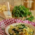 Pasta con salchichas y kale