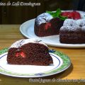 Pastel jugoso de chocolate con frambuesas