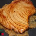 Solomillo de atun con cebolla caramelizada