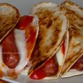 Tortitas de maiz con queso y salchichas