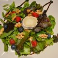 Ensalada colorida de brotes y raspberry