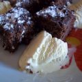 Brownie con helado de vainilla en el microondas