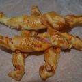 Lazos de hojaldre con bacon y queso