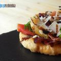 PIZZA FRITA DE JAMÓN, PERAS CARAMELIZADAS,[...]
