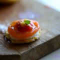 TORTITAS DE MAÍZ CON SALMÓN AHUMADO: