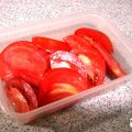 Ensalada fresca de tomates de la huerta