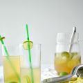 Limonada de limón peruano con hierbabuena